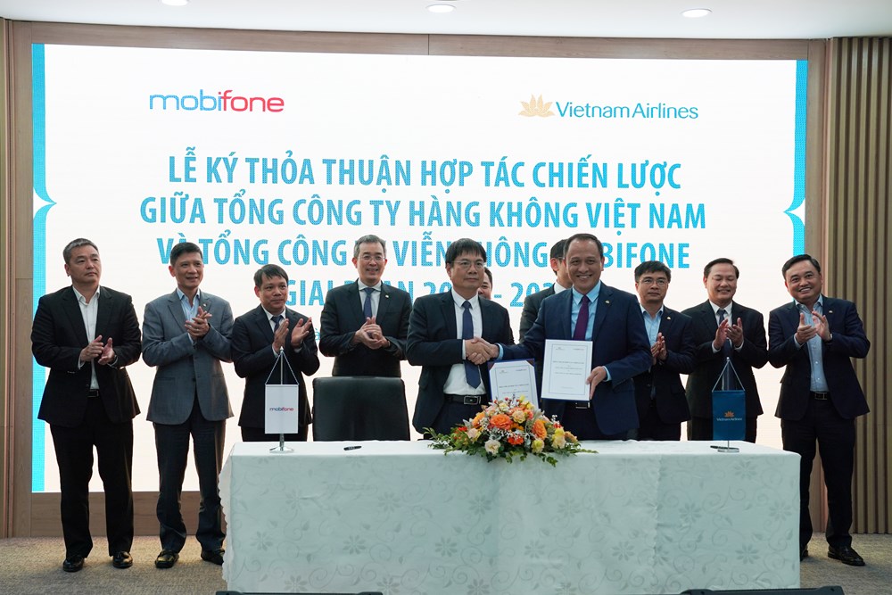 Vietnam Airlines và MobiFone ký kết hợp tác chiến lược đẩy mạnh quá trình chuyển đổi số - ảnh 1