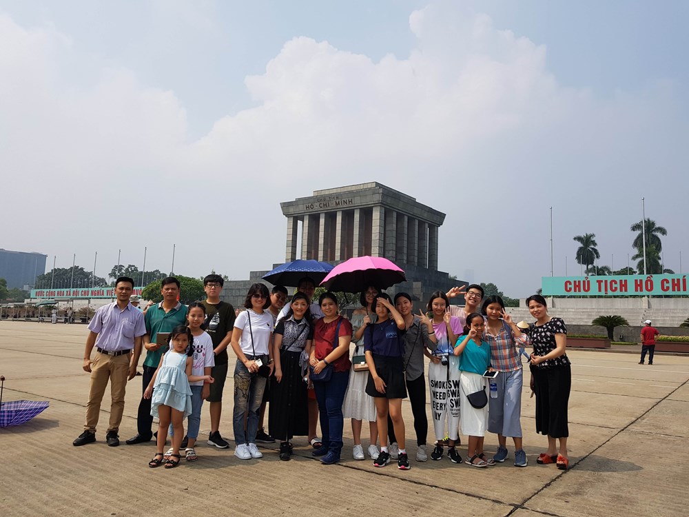 Ngành du lịch Việt Nam: 63 năm khẳng định vị thế là ngành kinh tế quan trọng - ảnh 2