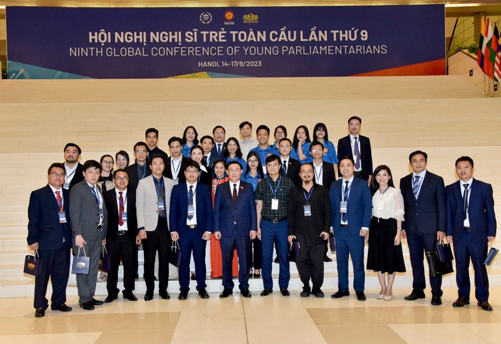Chủ tịch Quốc hội Vương Đình Huệ gặp mặt thanh niên Việt Nam tiêu biểu - ảnh 1