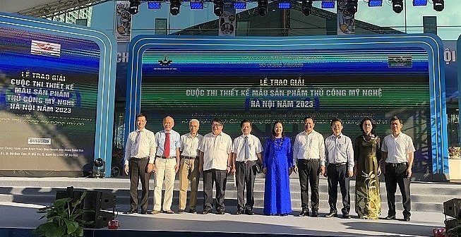 Khai mạc Hội chợ quốc tế Quà tặng hàng thủ công mỹ nghệ Hà Nội lần thứ 12 - ảnh 3
