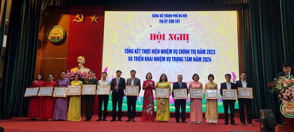 Năm 2024, thị xã Sơn Tây sẽ tổ chức nhiều hoạt động kỷ niệm 100 năm thành lập - ảnh 2