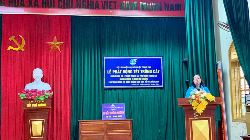 Phụ nữ Thanh Oai phấn đấu trồng 300 cây xanh bảo vệ môi trường - ảnh 1