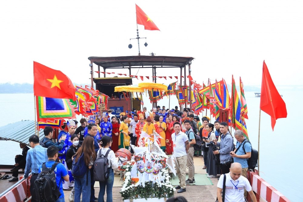 Lễ hội làng gốm cổ Bát Tràng thu hút hàng nghìn người dân và du khách - ảnh 5
