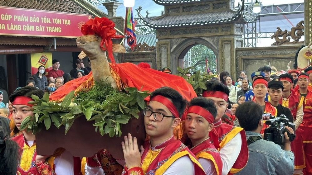 Lễ hội làng gốm cổ Bát Tràng thu hút hàng nghìn người dân và du khách - ảnh 3