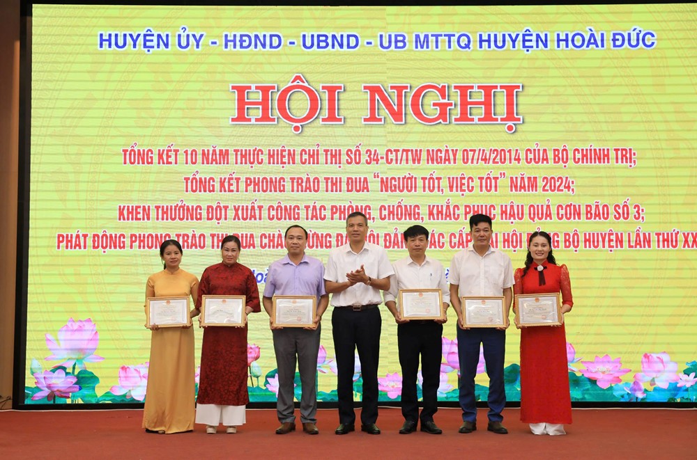 Hoài Đức: Khen thưởng 90 cá nhân có thành tích trong phòng chống bão số 3 - ảnh 3