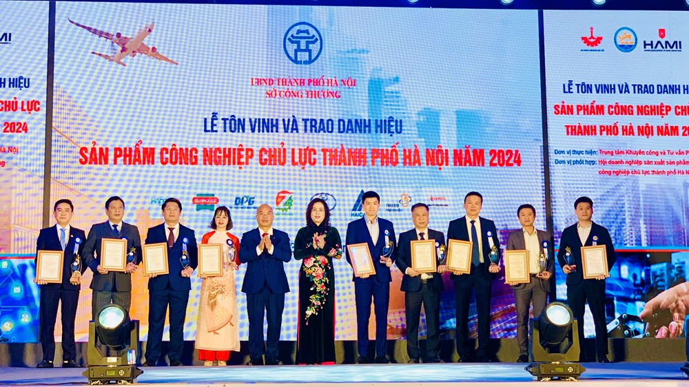 Hà Nội tôn vinh 25 doanh nghiệp có 36 sản phẩm công nghiệp chủ lực - ảnh 6