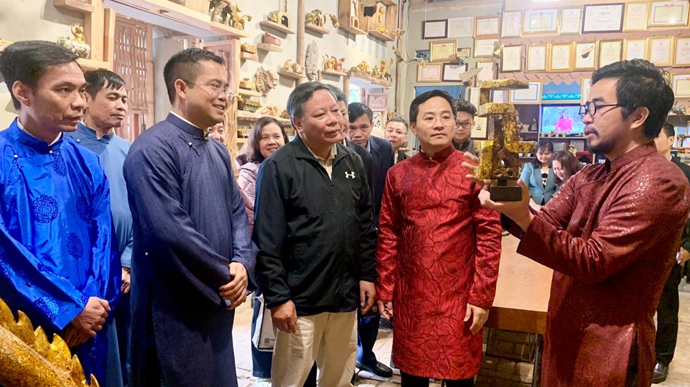 Đông đảo du khách về Đường Lâm (Sơn Tây) tham gia chương trình Tết làng Việt - ảnh 1