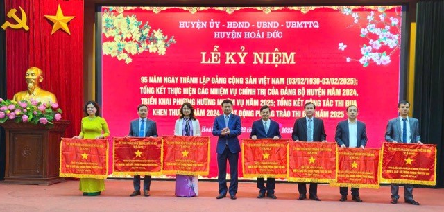 Hoài Đức: Năm 2025 phấn đấu đạt chỉ tiêu cân đối thu chi ngân sách - ảnh 7