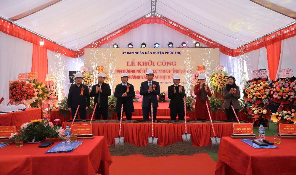 Khởi công dự án đường vành đai đi qua thị trấn Phúc Thọ - ảnh 1