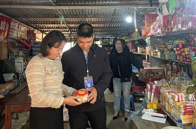Đền Và (Sơn Tây) rộn ràng trước ngày khai hội - ảnh 4