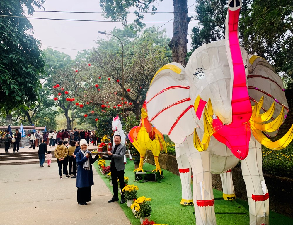 Chính thức khai hội đền Và năm 2025: Tôn vinh truyền thống và giữ gìn văn hóa dân tộc - ảnh 2