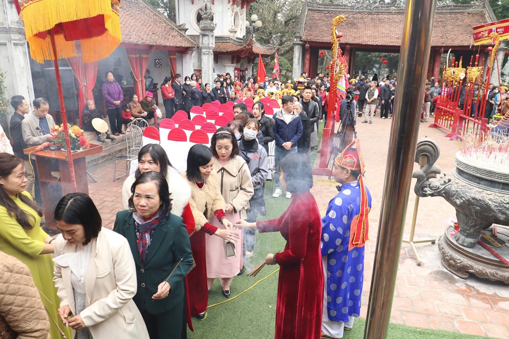 Chính thức khai hội đền Và năm 2025: Tôn vinh truyền thống và giữ gìn văn hóa dân tộc - ảnh 3