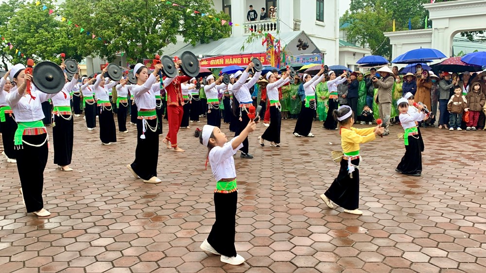 Về Tiến Xuân thưởng thức ẩm thực, xem đám cưới truyền thống người Mường - ảnh 4