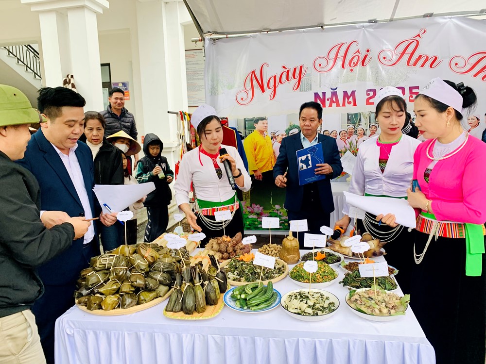 Về Tiến Xuân thưởng thức ẩm thực, xem đám cưới truyền thống người Mường - ảnh 6