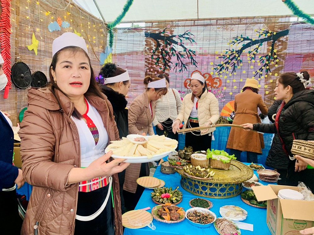 Về Tiến Xuân thưởng thức ẩm thực, xem đám cưới truyền thống người Mường - ảnh 8