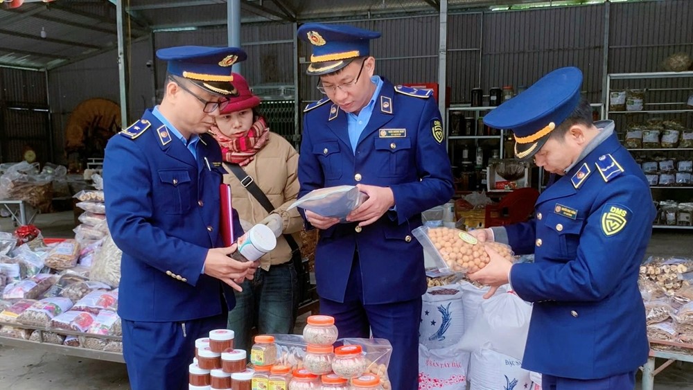 Phát hiện, xử lý 8.560 vụ vi phạm buôn lậu, gian lận thương mại - ảnh 1