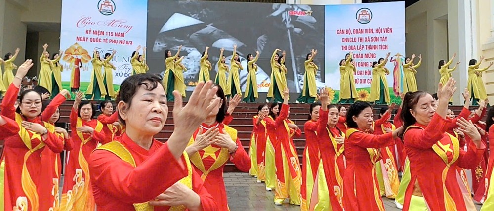 Sơn Tây: Hàng nghìn người tham gia hưởng ứng “Tuần lễ Áo dài” năm 2025 - ảnh 2