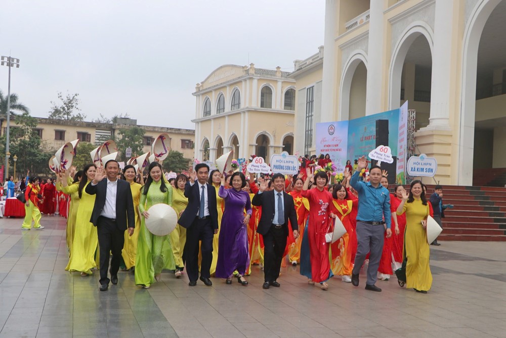 Sơn Tây: Hàng nghìn người tham gia hưởng ứng “Tuần lễ Áo dài” năm 2025 - ảnh 10