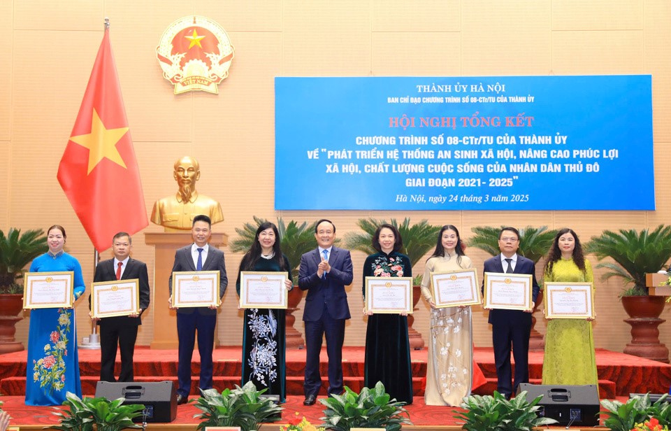 Tiếp tục thực hiện tốt mục tiêu giảm nghèo, rà soát việc khám, quản lý sức khỏe người dân - ảnh 2