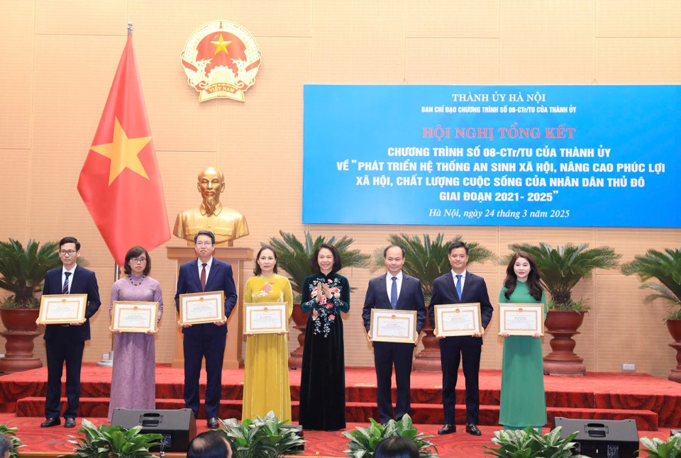 Tiếp tục thực hiện tốt mục tiêu giảm nghèo, rà soát việc khám, quản lý sức khỏe người dân - ảnh 5