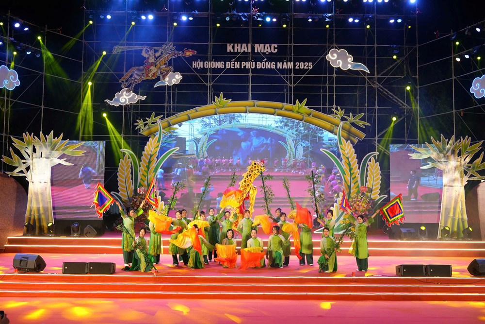 Khai mạc Hội Gióng đền Phù Đổng và kỷ niệm 15 năm UNESCO ghi danh là Di sản văn hóa phi vật thể đại diện của nhân loại  - ảnh 3