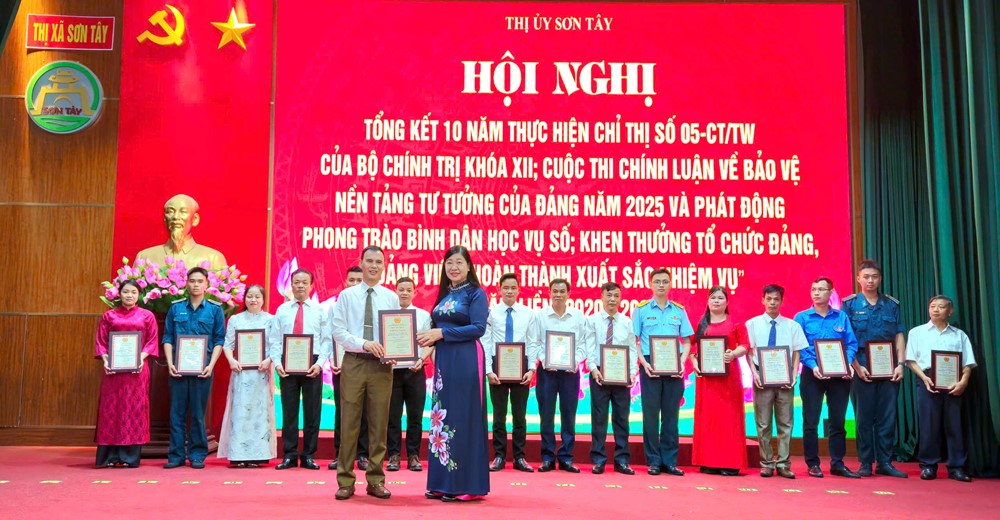 Sơn Tây phát động phong trào và ra mắt nền tảng “Bình dân học vụ số” - ảnh 8