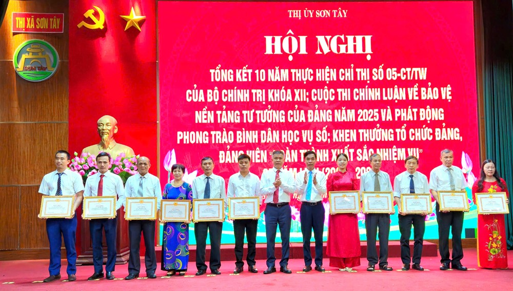 Sơn Tây phát động phong trào và ra mắt nền tảng “Bình dân học vụ số” - ảnh 10