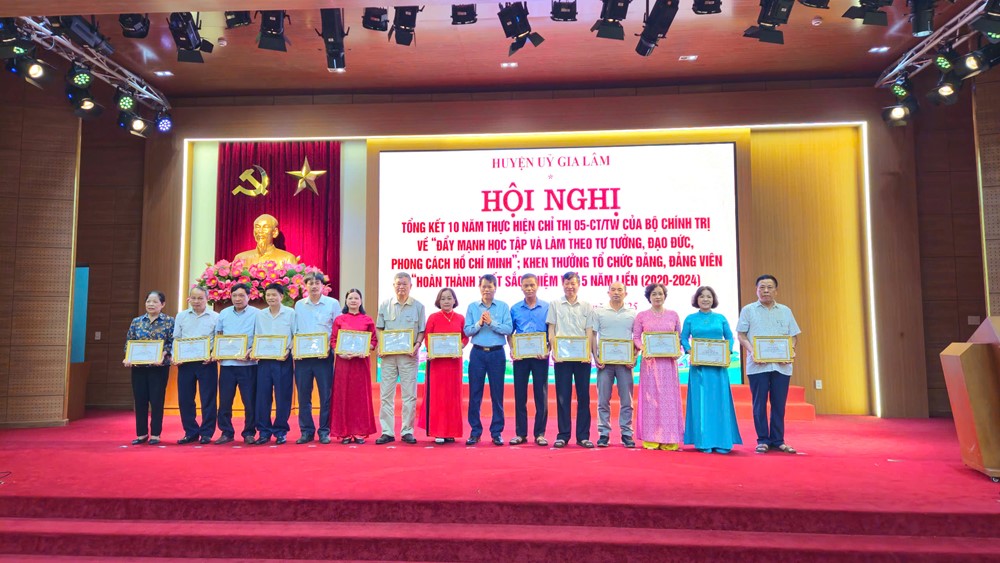 Gia Lâm khen thưởng nhiều tập thể, cá nhân học tập, làm theo tư tưởng, đạo đức, phong cách Hồ Chí Minh - ảnh 5