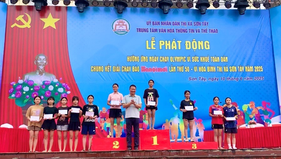 Sơn Tây: 1.500 người tham gia hưởng ứng Ngày chạy Olympic Vì sức khoẻ toàn dân - ảnh 11