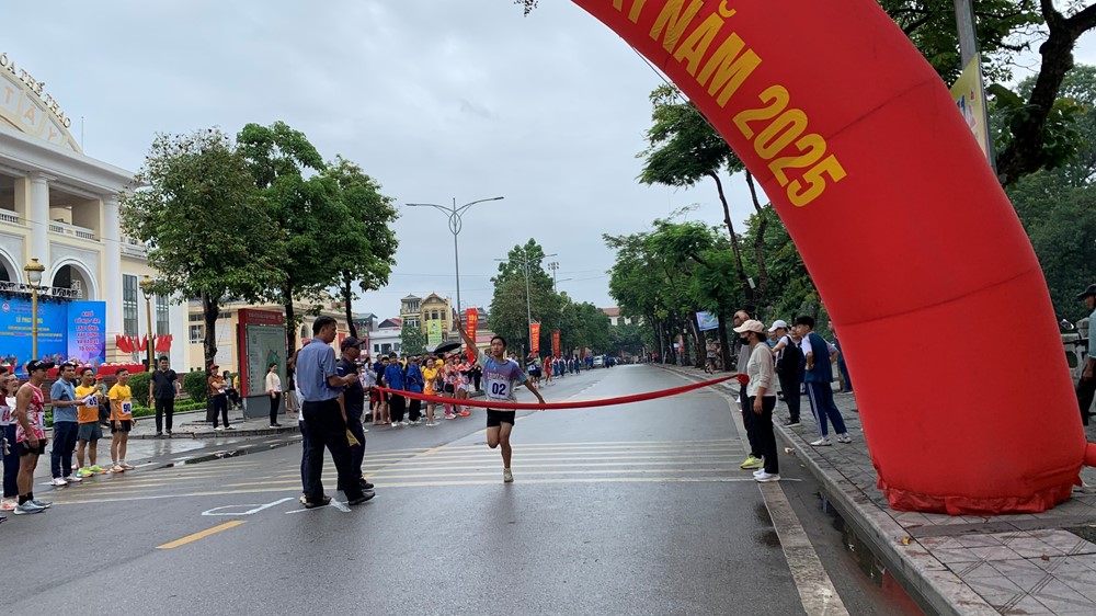 Sơn Tây: 1.500 người tham gia hưởng ứng Ngày chạy Olympic Vì sức khoẻ toàn dân - ảnh 6