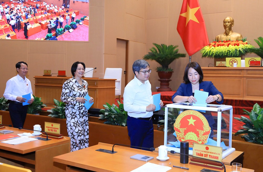 Đồng chí Phạm Thị Thanh Mai và Trương Việt Dũng được bầu làm Phó Chủ tịch HĐND và UBND thành phố - ảnh 3