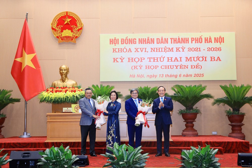 Đồng chí Phạm Thị Thanh Mai và Trương Việt Dũng được bầu làm Phó Chủ tịch HĐND và UBND thành phố - ảnh 4