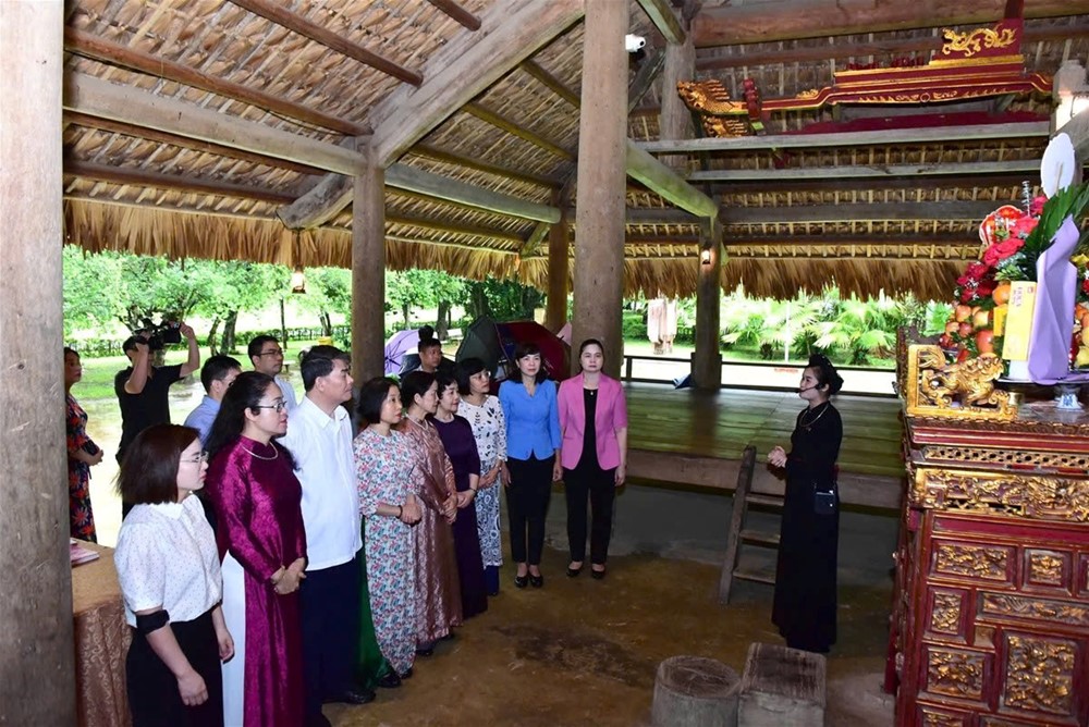 Đoàn đại biểu Quốc hội TP Hà Nội về nguồn tại tỉnh Tuyên Quang - ảnh 2