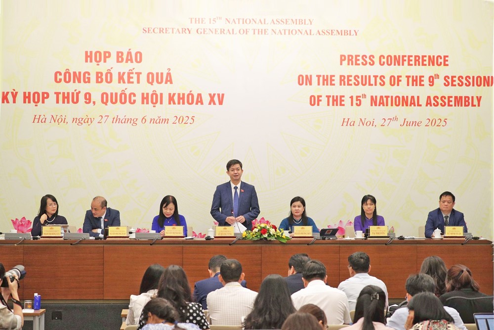 Thông qua 14 luật, 2 nghị quyết quy phạm pháp luật để triển khai chính quyền địa phương 2 cấp - ảnh 1