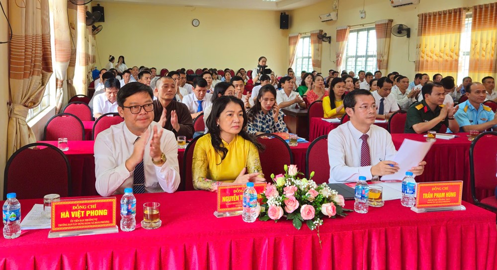 Công bố các chức danh lãnh đạo Xã Đoài Phương  - ảnh 6