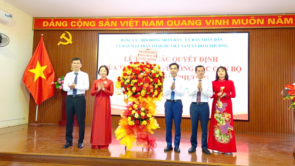 Công bố các chức danh lãnh đạo Xã Đoài Phương  - ảnh 8