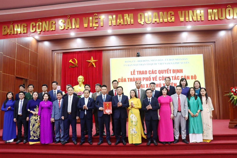 Chủ tịch HĐND TP Hà Nội Nguyễn Ngọc Tuấn dự kỳ họp thứ nhất HĐND xã Phú Xuyên - ảnh 4