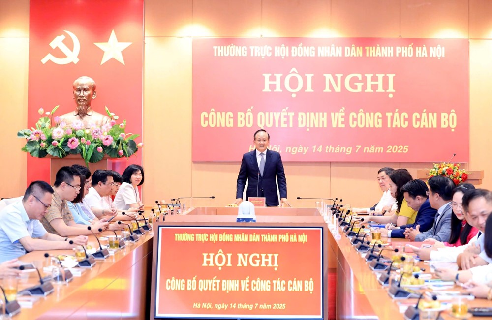 HĐND Thành phố công bố các quyết định và nghị quyết về công tác cán bộ - ảnh 4