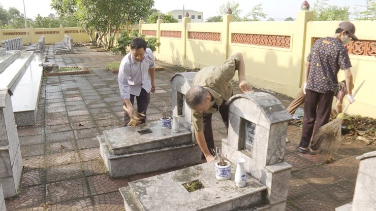 Xã Ứng Hoà ra quân tổng vệ sinh môi trường tại 7 nghĩa trang liệt sĩ - ảnh 7