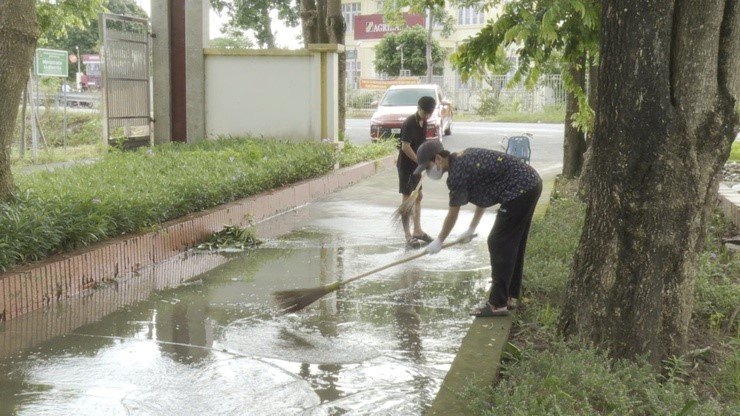 Xã Ứng Hoà ra quân tổng vệ sinh môi trường tại 7 nghĩa trang liệt sĩ - ảnh 8