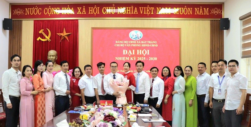 Xã Bát Tràng: Các chi bộ trực thuộc Đảng bộ UBND xã tổ chức Đại hội lần thứ I - ảnh 1