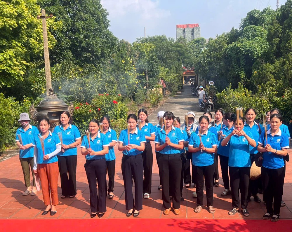 Nông dân, phụ nữ xã Gia Lâm triển khai nhiều hoạt động tri ân người có công - ảnh 9