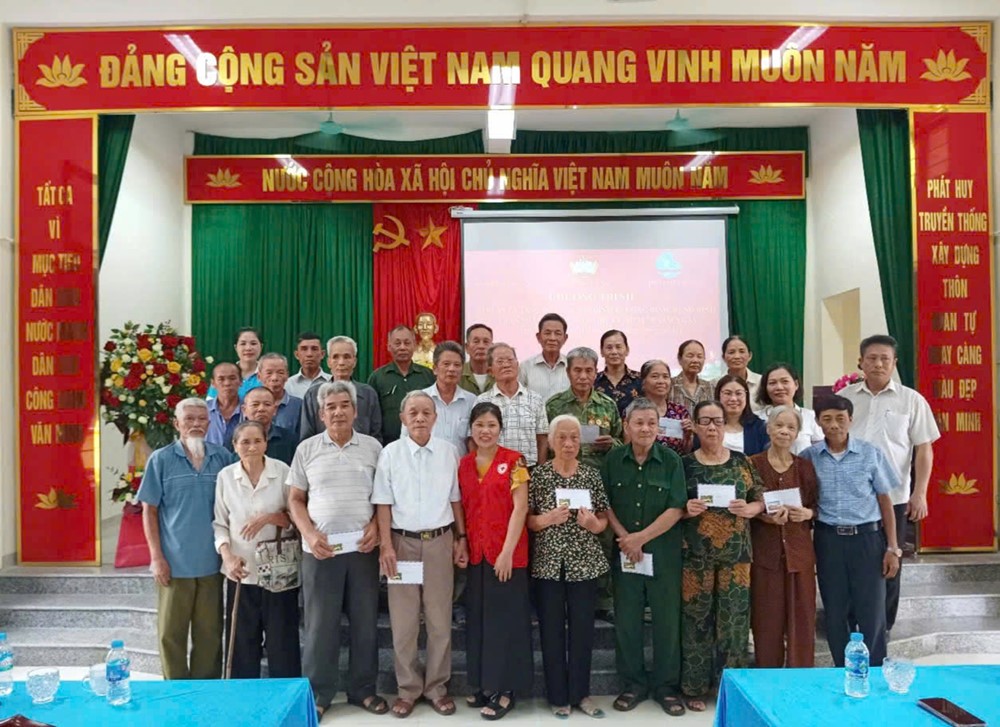Xã Ứng Hoà tổ chức nhiều hoạt động tri ân người có công - ảnh 2