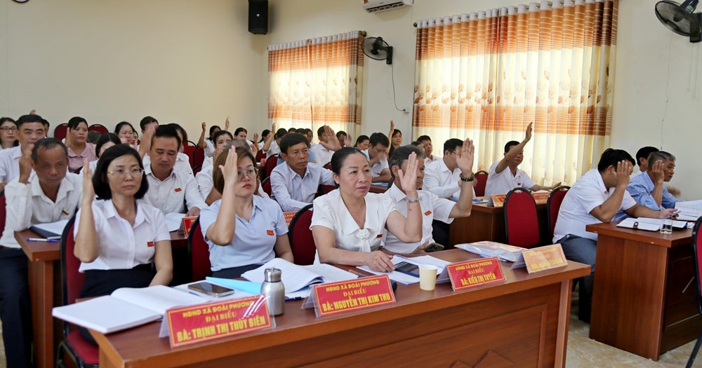 Kỳ họp thứ 2 HĐND xã Đoài Phương: Thông qua 5 nghị quyết quan trọng - ảnh 2