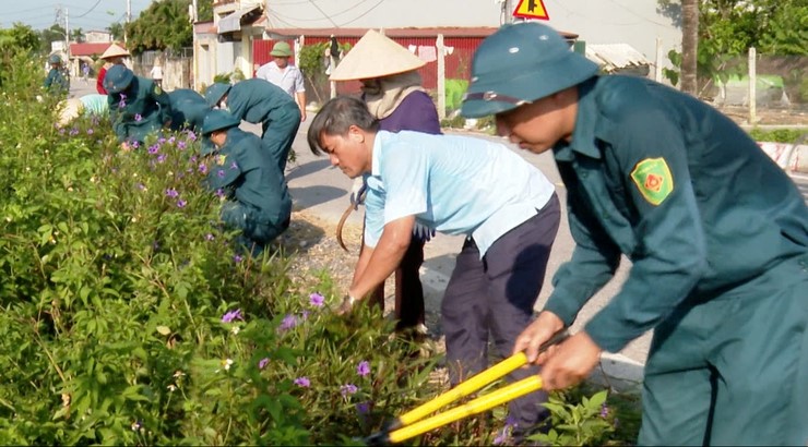 Xã Ứng Hoà ra quân tổng vệ sinh môi trường tại 57/57 thôn - ảnh 6