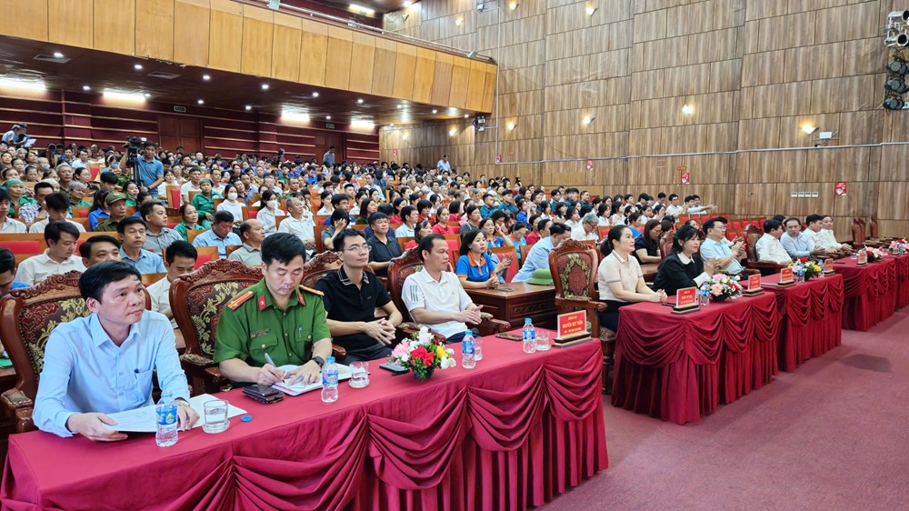 Xã Hoài Đức phát động tổng vệ sinh môi trường và chiến dịch 45 ngày hỗ trợ chuyển đổi số - ảnh 2