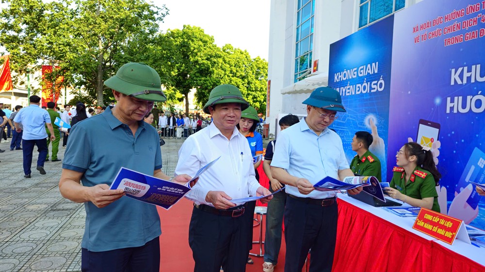 Xã Hoài Đức phát động tổng vệ sinh môi trường và chiến dịch 45 ngày hỗ trợ chuyển đổi số - ảnh 6