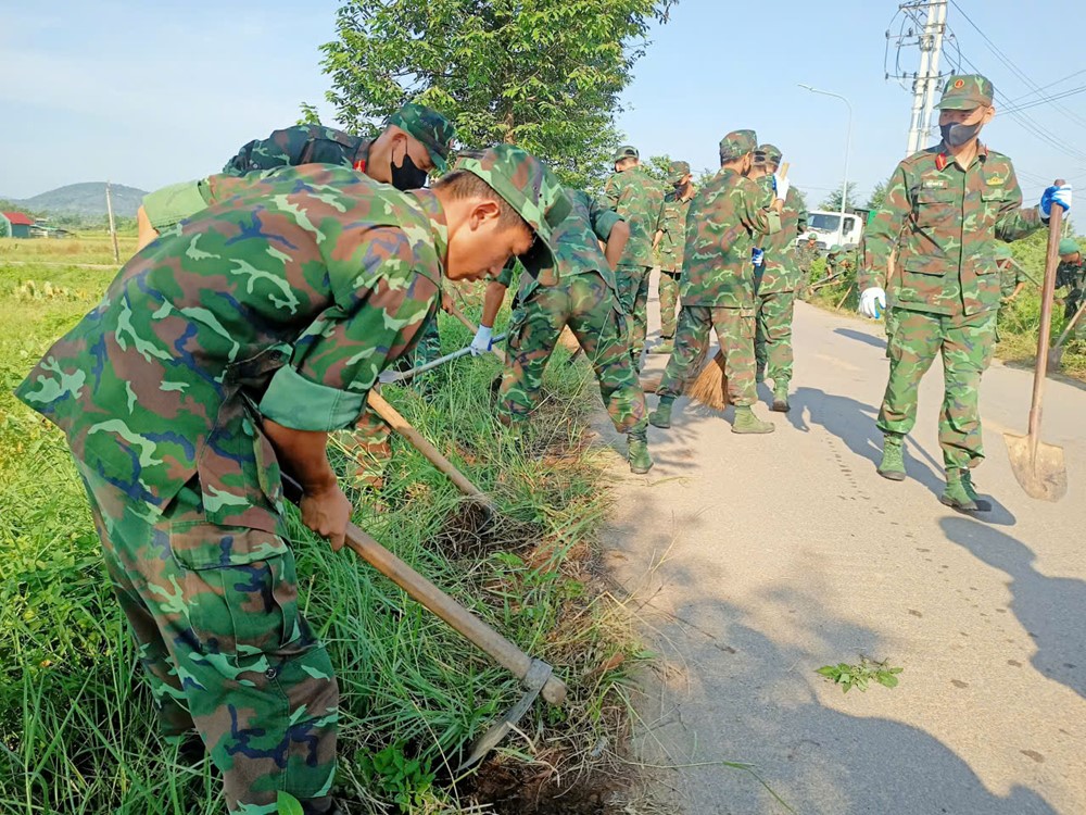 Xã Đoài Phương: Sôi động ra quân vệ sinh môi trường  - ảnh 7
