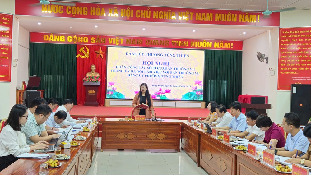 Chủ tịch Ủy ban MTTQ Việt Nam thành phố Hà Nội Nguyễn Lan Hương làm việc tại phường Tùng Thiện - ảnh 2