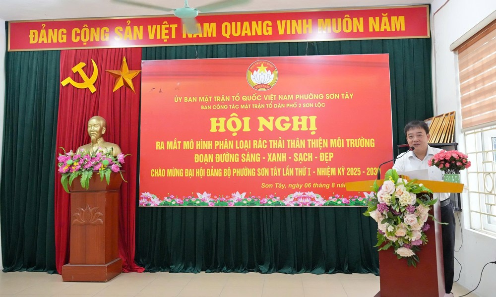 Phường Sơn Tây ra mắt mô hình “Phân loại rác thải thân thiện với môi trường và Đoạn đường sáng - xanh - sạch - đẹp” - ảnh 6